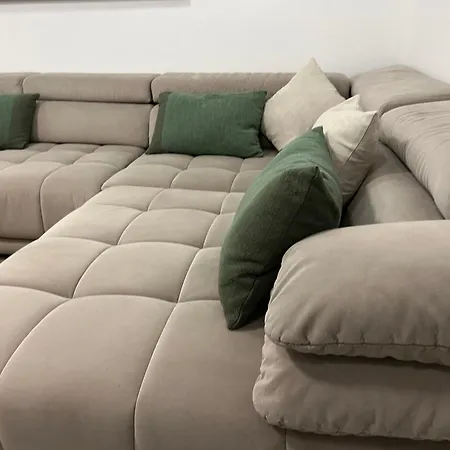 Bianco Deluxe アパート ポレッチ